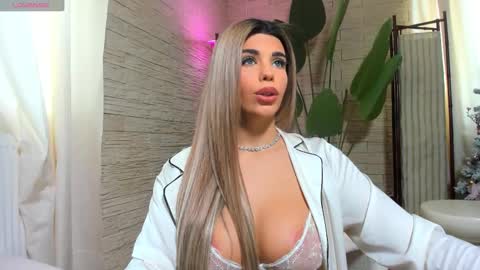 bella_posh online show from January 18, 2026, 10:30 am