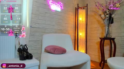 bella_posh online show from February 1, 2026, 7:51 am