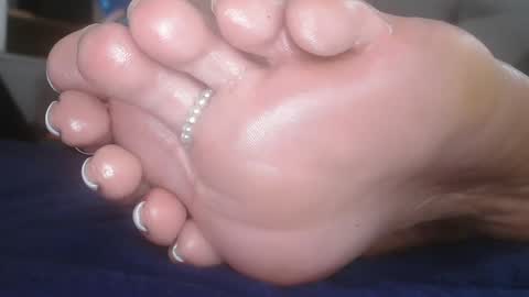 Snapshot of bella_sexy_feet chatting on February 26, 2025, 3:52 pm bella_sexy_feet online show from February 26, 2025, 3:52 pm