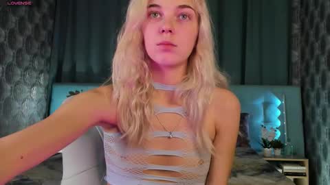 Bella online show from September 18, 2025, 12:01 am