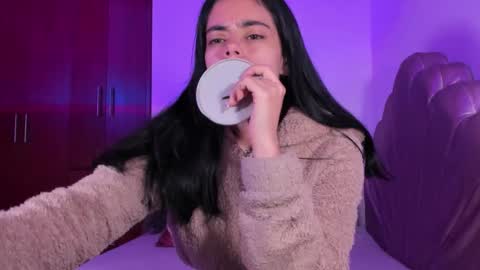 Valeria Model Independent online show from November 22, 2025, 4:33 am