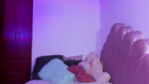 Snapshot of bella_sun_ chatting on February 11, 2026, 4:17 am Valeria Model Independent online show from February 11, 2026, 4:17 am