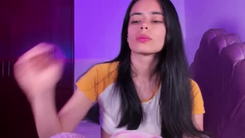 Snapshot of bella_sun_ chatting on February 18, 2026, 4:19 am Valeria Model Independent online show from February 18, 2026, 4:19 am