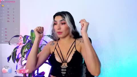 Bella online show from December 6, 2024, 8:18 pm