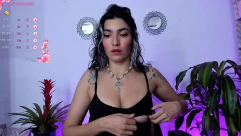 Bella online show from March 7, 2025, 1:09 am