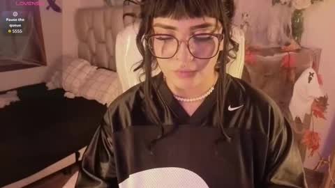 Snapshot of bellaa_miller chatting on October 18, 2025, 7:58 pm Bella online show from October 18, 2025, 7:58 pm