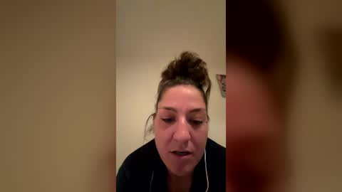 Snapshot of bellabeanz chatting on July 22, 2026, 12:19 pm Roxy Rain online show from July 22, 2026, 12:19 pm