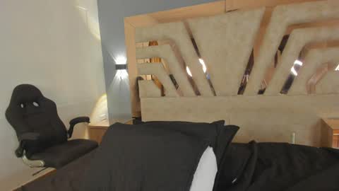 bellaboobs_ online show from May 20, 2026, 11:33 pm
