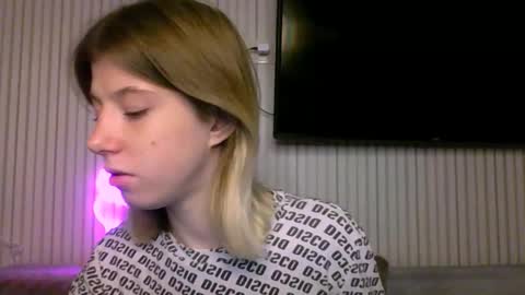 bellacams27 online show from October 15, 2025, 6:19 pm