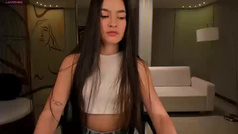 Bella  online show from September 13, 2025, 9:03 pm