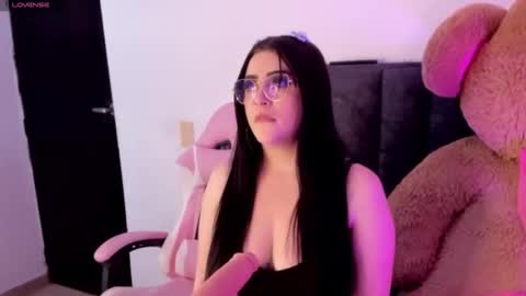 bella cruz online show from April 12, 2026, 6:57 pm