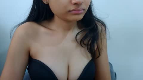 Snapshot of bellacrystall chatting on January 14, 2026, 4:51 am bellacrystall online show from January 14, 2026, 4:51 am