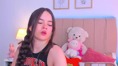 BellaFontana online show from March 5, 2026, 5:42 pm