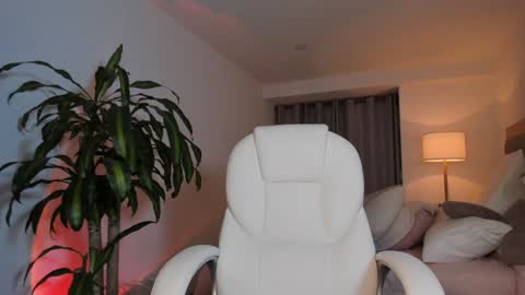 Snapshot of bellamia_ chatting on January 26, 2025, 4:20 am Bella Mia online show from January 26, 2025, 4:20 am