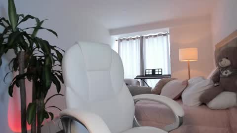 Snapshot of bellamia_ chatting on March 1, 2025, 5:16 pm Bella Mia online show from March 1, 2025, 5:16 pm