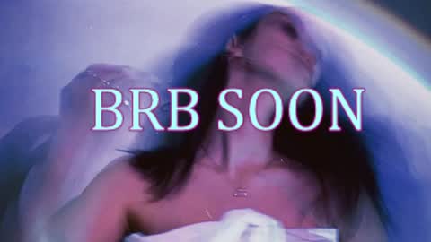 bellaparker_ online show from April 15, 2026, 8:21 am