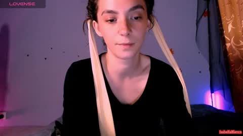 bellaqueen0701 online show from November 4, 2025, 8:52 pm