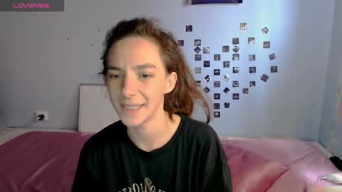 bellaqueen0701 online show from November 20, 2025, 9:42 am