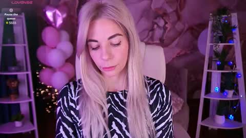 Bella online show from February 21, 2026, 10:00 pm