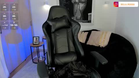 CALL ME BELLA online show from January 12, 2026, 2:39 am