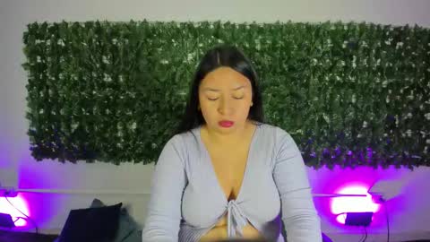 BellaRoux online show from February 21, 2026, 12:28 pm