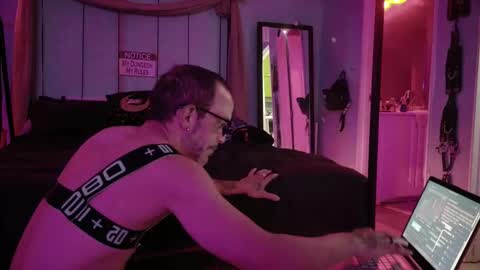 Bellaskeykeeper online show from April 13, 2026, 9:04 am