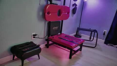 Bellaskeykeeper online show from May 25, 2026, 4:24 pm