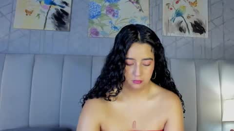 BellaSwwan online show from September 25, 2025, 2:21 pm