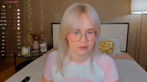 Bella online show from November 29, 2025, 12:57 am