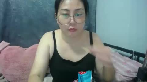 Bella online show from November 7, 2025, 11:49 pm