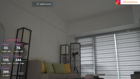 Belle Adrienne  IG  online show from February 15, 2026, 7:51 am