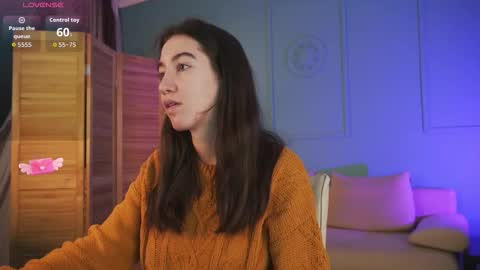 Bella online show from December 1, 2025, 2:33 pm