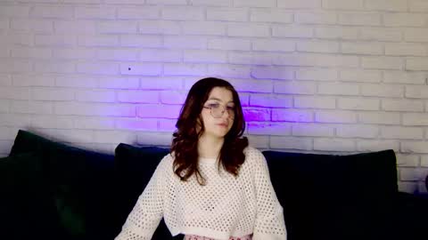 Snapshot of bellebellerose chatting on February 19, 2025, 1:28 pm BelleBellerose online show from February 19, 2025, 1:28 pm