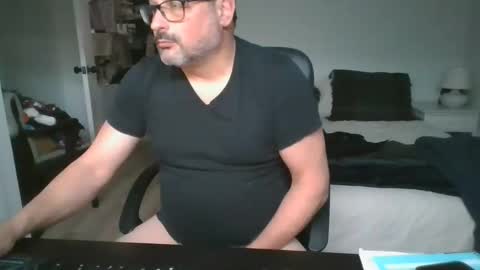 bellequeue19758 online show from December 14, 2025, 12:54 pm