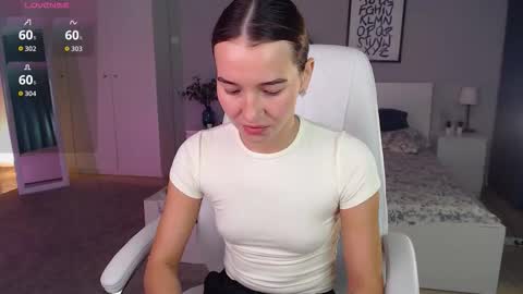 Bella online show from October 10, 2025, 1:15 am