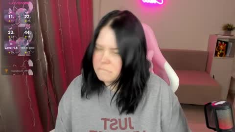 LinaBoo online show from April 4, 2026, 5:06 am