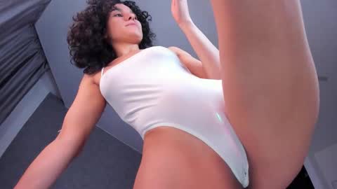 A girl from your  dreams online show from December 1, 2025, 4:50 am