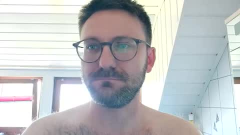 ben00189 online show from May 25, 2026, 1:17 pm
