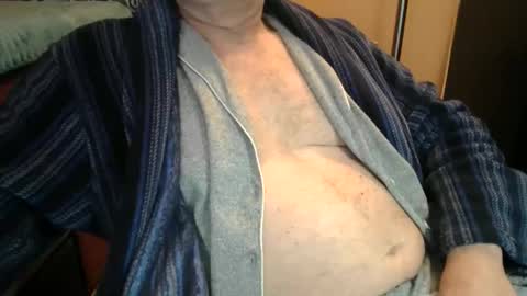 Snapshot of bendrinkin chatting on March 17, 2026, 9:01 am bendrinkin online show from March 17, 2026, 9:01 am