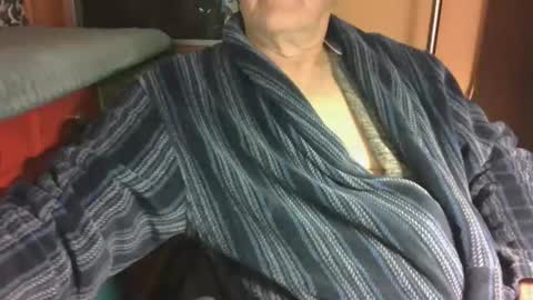 Snapshot of bendrinkin chatting on April 11, 2026, 9:13 am bendrinkin online show from April 11, 2026, 9:13 am