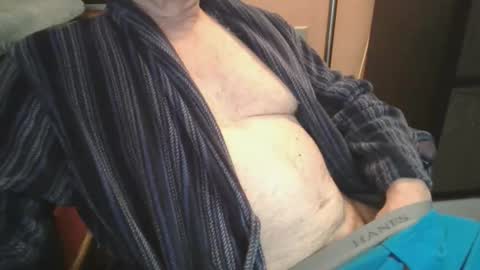 Snapshot of bendrinkin chatting on April 13, 2026, 8:42 am bendrinkin online show from April 13, 2026, 8:42 am