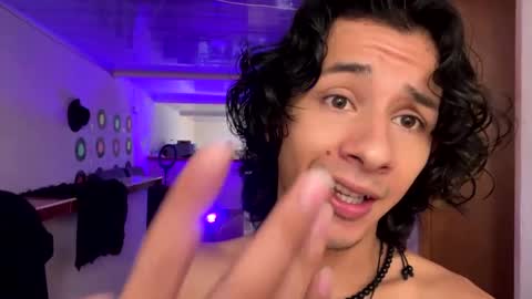 benjamin_fiore online show from January 27, 2025, 8:39 pm