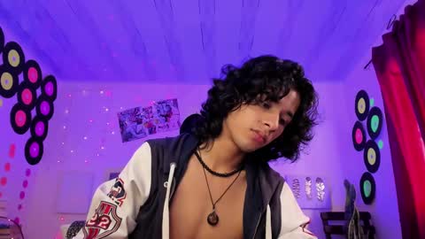 benjamin_fiore online show from February 27, 2025, 3:37 pm