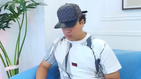 bennett_alejoo online show from December 18, 2025, 6:25 pm