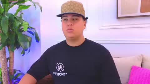 Snapshot of bennett_alejoo chatting on June 16, 2026, 5:48 pm bennett_alejoo online show from June 16, 2026, 5:48 pm