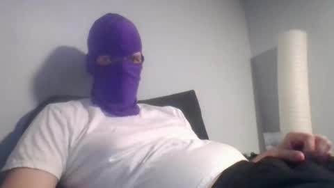 bennybueno online show from April 12, 2026, 3:11 am