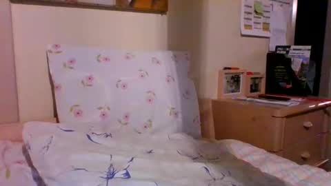 Snapshot of bennybutterfly007 chatting on December 9, 2024, 8:22 am bennybutterfly007 online show from December 9, 2024, 8:22 am