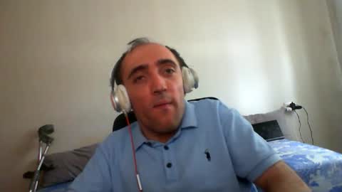 Snapshot of bentish chatting on May 16, 2026, 12:15 pm bentish online show from May 16, 2026, 12:15 pm