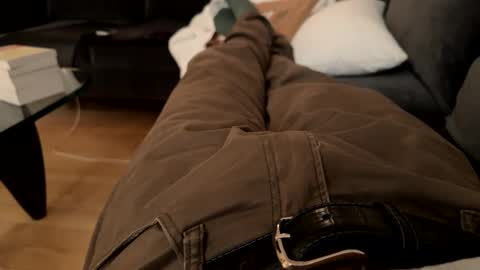 Snapshot of benz10001 chatting on December 4, 2024, 11:57 pm benz10001 online show from December 4, 2024, 11:57 pm