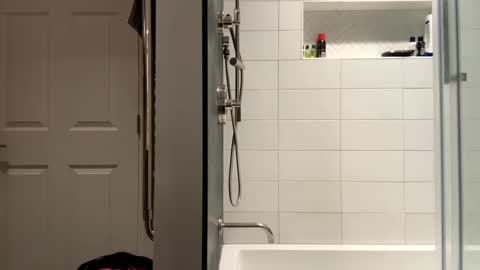 Snapshot of benz10001 chatting on September 20, 2025, 3:07 am benz10001 online show from September 20, 2025, 3:07 am